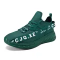 Scarpe sportive moda in mesh traspirante verde scuro con suola spessa su sfondo bianco - EU 40 / Verde