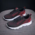Baskets respirantes pour femmes en noir et rouge avec semelle blanche amortissante - 35 / Style Sportif Décontracté (730) / Noir Rouge