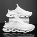 Mule sportive da uomo in mesh bianco con tessuto traspirante e suola spessa a lama cava - 39 / Bianco