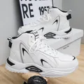 Ανδρικά ψηλά λευκά sneakers με μαύρα γεωμετρικά σχέδια και χοντρές σόλες από καουτσούκ - Λευκό