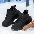 Men's black winter snow boots with warm faux fur lining and anti-slip thick rubber sole - EU 39 / Black