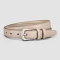 Elegante cinturón de cuero beige para mujer con hebilla plateada mate y costuras finas - 105cm / Caqui