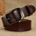 Cintura da donna in vera pelle caffè scuro con fibbia classica in metallo argento - Marrone