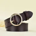 Cintura da donna in pelle bordeaux scuro con fibbia rotonda dorata lucida minimalista - Fibbia Dorata - 105cm / Marrone