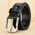 Ceinture homme en cuir noir avec boucle ardillon argentée et texture de cuir fin - Noir