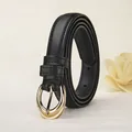 Cintura nera da donna in pelle con elegante fibbia dorata ovale e cuciture rinforzate - 100cm / Nero