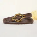 Cintura sottile in pelle marrone scuro da donna con fibbia a nodo in oro vintage - 100cm / Marrone