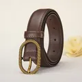 Cintura da donna in pelle testa di moro con fibbia ovale oro e bordi cuciti - 100cm / Marrone