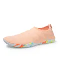 Rosafarbene Badeschuhe mit Wabennetz und lebhaft gemusterter Sohle für Damen - 38 / Aprikose (Stil 168)