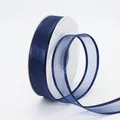 Dunkelblaues Organzaband auf Rolle mit Satinrand für Haarschmuck und Bastelarbeiten - 2,5 CM Breit / Marineblau