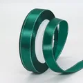 Cinta de raso verde bosque de 1,5 cm con bordes cosidos plateados para regalos y manualidades - Verde Musgo Claro Con Borde Plateado