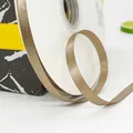 Champagnekleurig satijnen lint van polyester 1cm voor geschenkdozen en bloemstukken - Standaard Lange Spoel / Tan