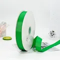 Rolle aus 2,5cm grünem Ripsband für Geschenkverpackungen und Bastelarbeiten - 2.5cm / Grün