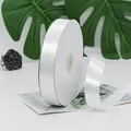 Elegante cinta de raso blanco para envolver regalos y decoración textil del hogar - Ancho 2.5cm / Largo 91m / Blanco