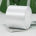Rollo de cinta de satén blanca ancha para envolver regalos y decoración textil - Ancho 8cm / Largo 22m / Blanco