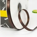 Donkerbruin 1cm polyester satijnen lint op rol voor luxe geschenkverpakkingen - Standaard Lange Spoel / Donkere Koffie