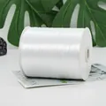 Rollo de cinta de raso blanca de alta calidad con acabado sedoso en carrete - Ancho 1cm / Largo 347m / Blanco