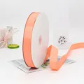 Korallenoranges Ripsband mit gerippter Textur auf Spule für Geschenkverpackungen - 2.5cm / Hellorange