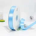 Rouleau de ruban de satin bleu clair de 2,5 cm pour emballage de fleurs et gâteaux - Bleu ciel