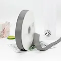Dunkelgraues 2,5 cm Ripsband auf Spule für edle Geschenkverpackungen und Bastelarbeiten - 2.5cm / Dunkelgrau