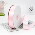 Roze satijnen lint met Just for you print voor geschenkverpakking en bloemdecor - Just For You / Lichtroze