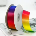 Rol regenboog satijnen lint van polyester met hoge dichtheid voor doe-het-zelf-projecten - 2,5 cm x 22 m