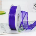 Rolle lila Chiffonband mit Satinrand für Geschenkverpackungen und Bastelarbeiten - Mittlere Breite / Lila