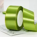 Ruban de satin vert herbe avec bordures dorées pour boîtes cadeaux et décoration - Vert Militaire