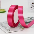 Nastro di raso rosa fucsia con bordi dorati per confezioni regalo, rotolo da 2cm - Rosso rosa