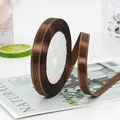 Cinta de raso marrón con borde dorado, rollo de 1cm para envolver regalos y DIY - café