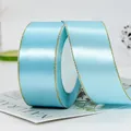 Ruban de satin bleu clair avec bordure dorée pour emballage cadeau de luxe - Bleu ciel