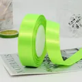Neon groen satijnen lint van hoge dichtheid voor cadeauverpakking en bloemdecoratie - 2.5cm Breed x 22m Lang / Neon Groen