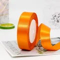 Rol van 2,5 cm oranje satijnen lint voor cadeauverpakking en bloemdecoratie projecten - 2.5cm Breed x 22m Lang / Oranje