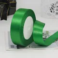 2,5 cm lichtgroen satijnen polyester lint rol voor elegante cadeauverpakking en decor - 2.5cm Breed x 22m Lang / Groen