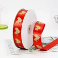 Rol rood satijnen lint met gouden glitterhartjes en Good Luck tekst voor cadeaus - Gelukshart / 2.5cm x 45m