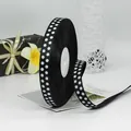 Rotolo di nastro grosgrain a pois neri e bianchi per decorazione elegante di regali fai-da-te - Stile Grosgrain a Pois / Nero
