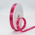 1,5 cm dicke Satinband-Rolle in Rosenrot für Geschenke und Hochzeitsdekorationen - Fuchsia
