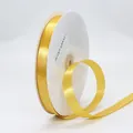 Goldgelbes 1,5 cm Polyester-Satinband auf Rolle für Geschenke und Bastelarbeiten - Goldgelb