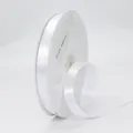 Weißes 1,5 cm Polyester-Satinband auf Rolle mit seidigem Glanz für Geschenke - Weiß