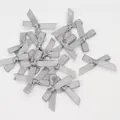 Set aus kleinen grauen Satin-Schleifen für DIY-Bastelarbeiten und Nähzubehör-Deko - Hellgrau