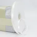 Rol van 1 cm wit polyester satijnen lint voor cadeauverpakking en bloemstukken - Gebroken Wit