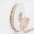 Hellrosa Ripsband mit goldenen Metallfransen auf einer Spule gewickelt - Schmaler Stil (1.5cm Gold Fransen Koreanisches Rosa)