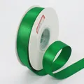 Ruban de satin vert haute densité 2cm avec bordure dorée sur bobine blanche - Vert
