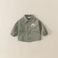 Casual saliegroene kinderjas met bergprint en knoopsluiting voor jongens - 90 / Grijsgroen