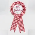 Rood-witte ruitjes verjaardag speld met tekst It's My Birthday en kroon icoon - Kroon Stijl(BH-198) / Rood