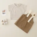 Conjunto coreano para niña con camiseta de rayas marrones y falda de tirantes - 73cm / Marrón