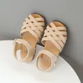 Girl's beige woven sandals with soft sole and cross strap buckle design for summer - Size 21 (Inner 13.5cm) / Pink