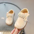 Creamy white girls' Mary Jane shoes with pearlescent bow and glossy finish - 21-25 / Off White