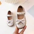 Girls' beige Mary Jane shoes with pearl strap and decorative bow detailing - EU 31 / Off White