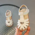White baby girl Roman sandals with heart cutout and non-slip rubber sole detail - Size 21 (Inner Length 14.5) / Off White
